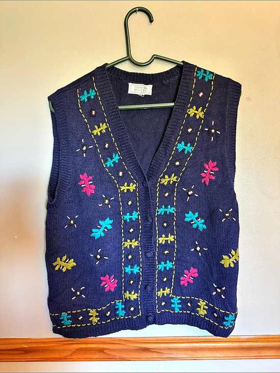 Jennifer Moore Sweaters - Vintage Jennifer Moore Embroidered Button Up Sweater Vest Navy Blue Size L